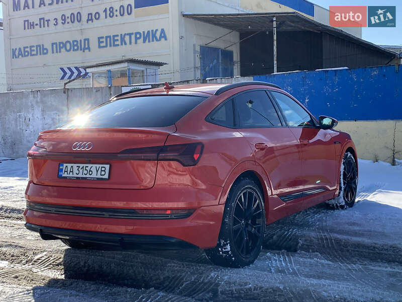 Позашляховик / Кросовер Audi e-tron 2021 в Києві