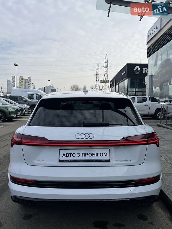 Позашляховик / Кросовер Audi e-tron 2020 в Києві фото 9 Позашляховик / Кросовер Audi e-tron 2020 в Києві