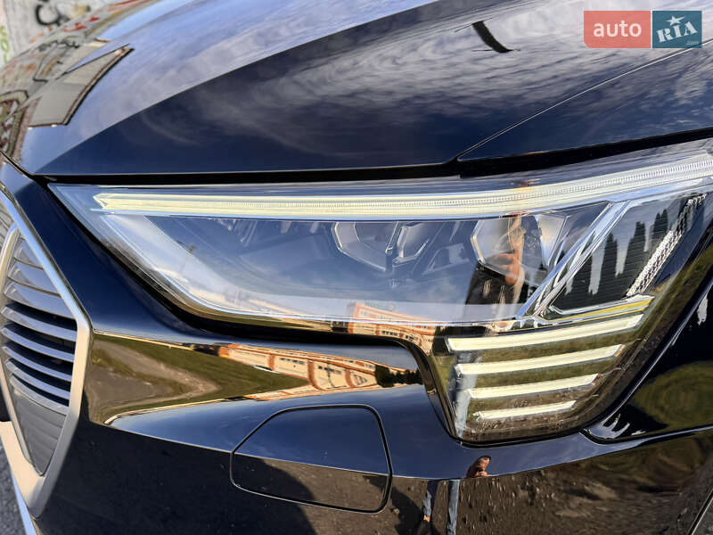 Позашляховик / Кросовер Audi e-tron 2022 в Хмельницькому
