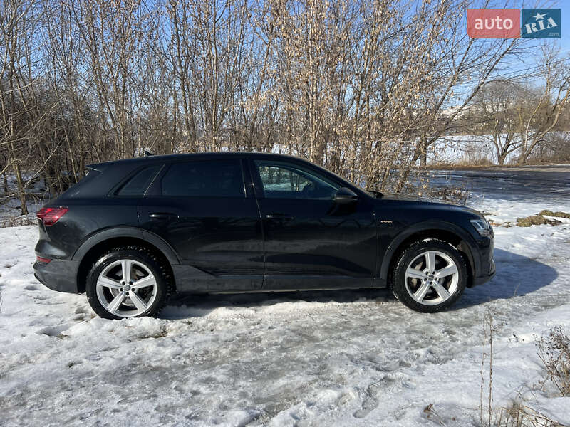 Позашляховик / Кросовер Audi e-tron 2019 в Вінниці фото 47 Позашляховик / Кросовер Audi e-tron 2019 в Вінниці