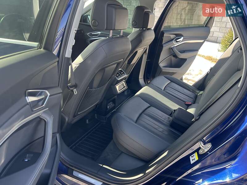 Позашляховик / Кросовер Audi e-tron 2021 в Рівному