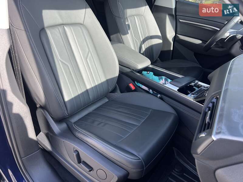 Позашляховик / Кросовер Audi e-tron 2021 в Рівному