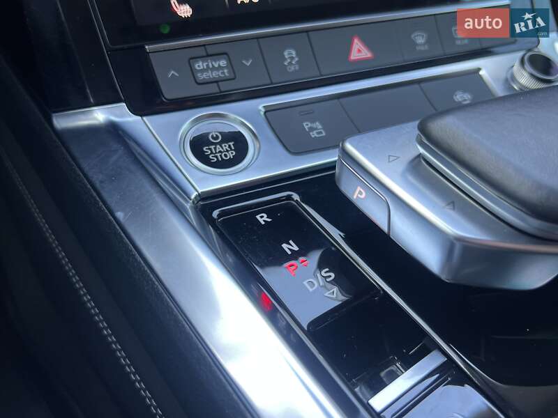 Позашляховик / Кросовер Audi e-tron 2021 в Рівному