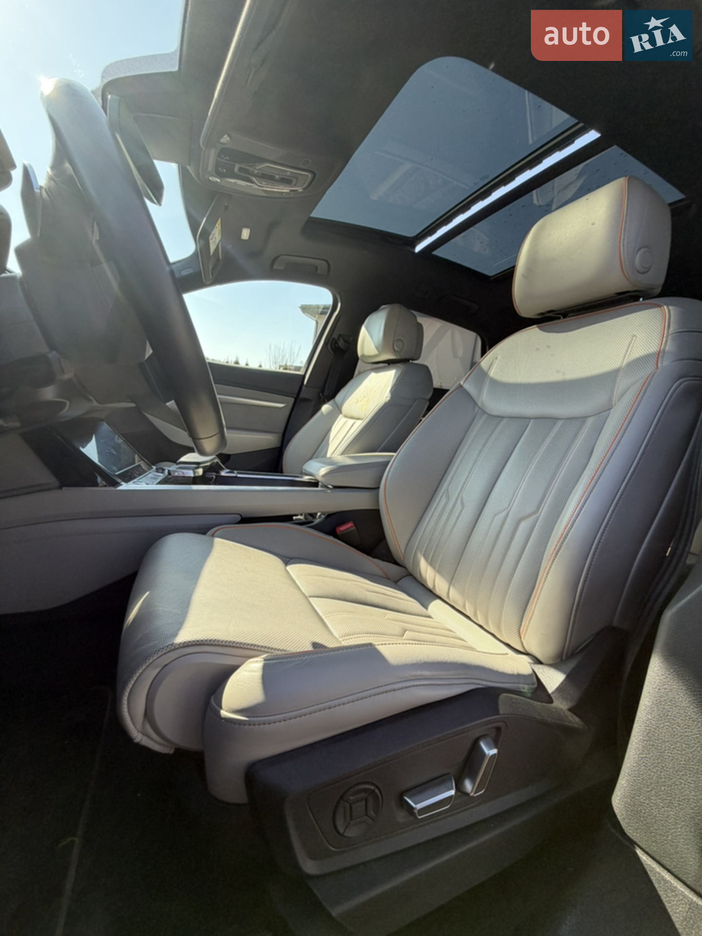 2019 Audi e-tron - мініатюра 3