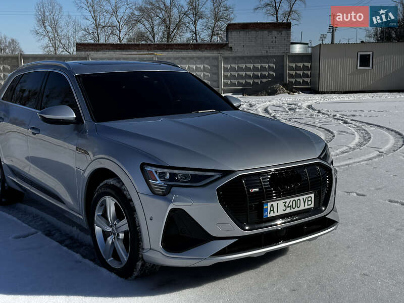 Внедорожник / Кроссовер Audi e-tron 2019 в Киеве