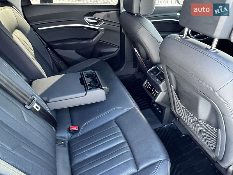 Внедорожник / Кроссовер Audi e-tron 2019 в Киеве