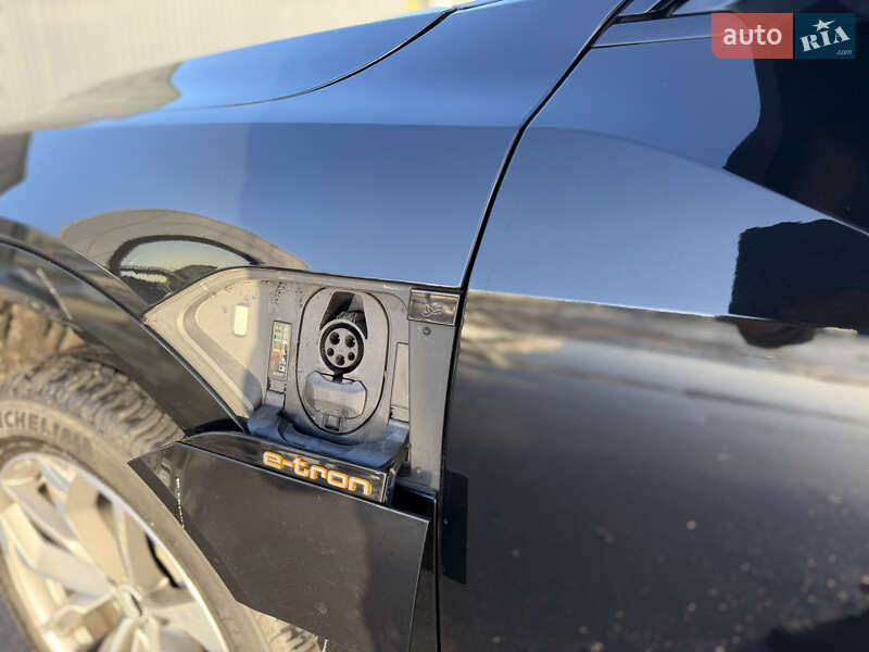 Позашляховик / Кросовер Audi e-tron 2021 в Києві фото 23 Позашляховик / Кросовер Audi e-tron 2021 в Києві