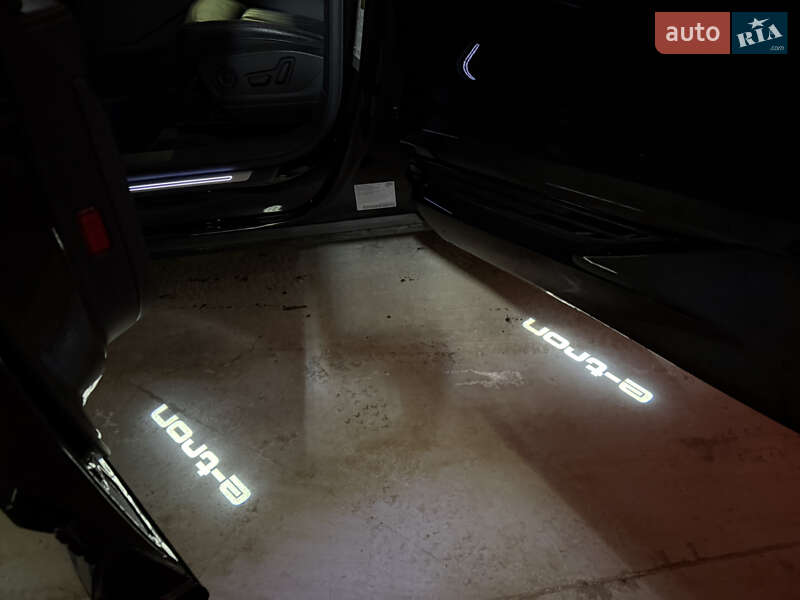 Позашляховик / Кросовер Audi e-tron 2021 в Києві фото 27 Позашляховик / Кросовер Audi e-tron 2021 в Києві