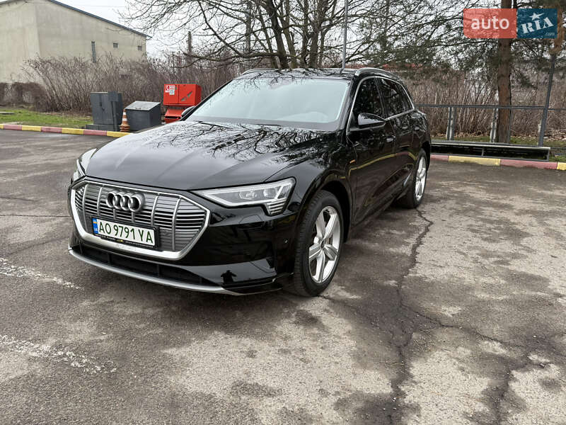 Позашляховик / Кросовер Audi e-tron 2020 в Іршаві