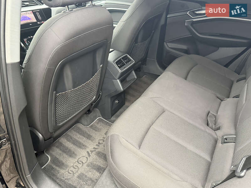 Позашляховик / Кросовер Audi e-tron 2020 в Іршаві