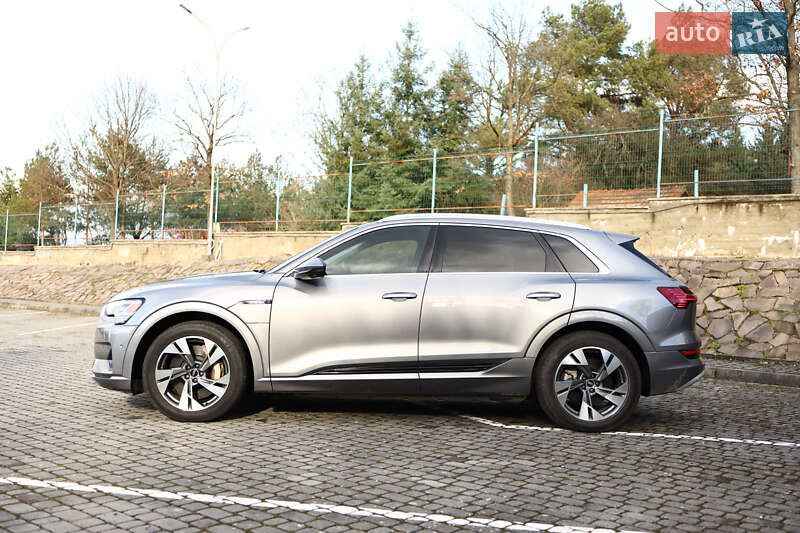 Позашляховик / Кросовер Audi e-tron 2020 в Ужгороді
