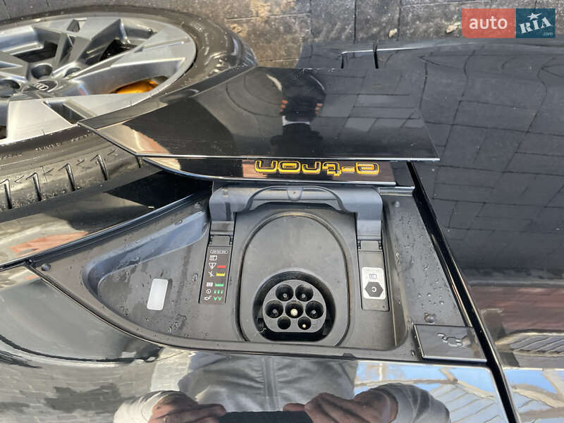 Позашляховик / Кросовер Audi e-tron 2022 в Рівному