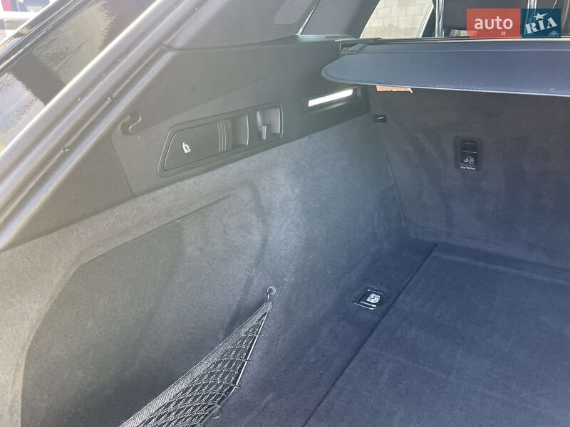 Позашляховик / Кросовер Audi e-tron 2022 в Рівному