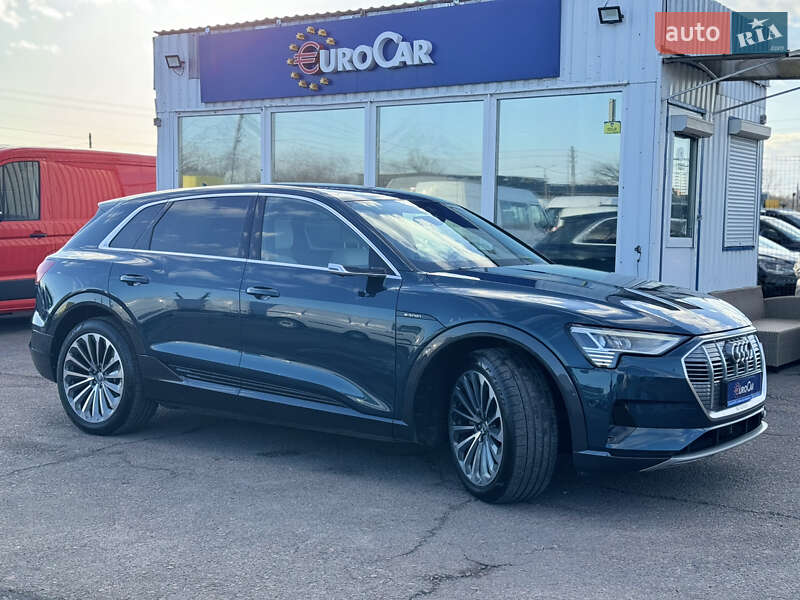 Внедорожник / Кроссовер Audi e-tron 2019 в Киеве