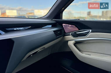Внедорожник / Кроссовер Audi e-tron 2019 в Киеве