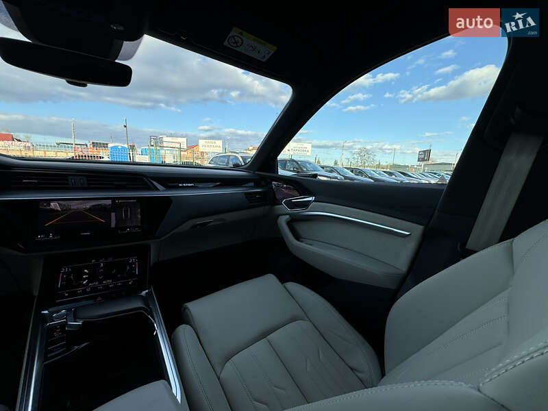 Внедорожник / Кроссовер Audi e-tron 2019 в Киеве