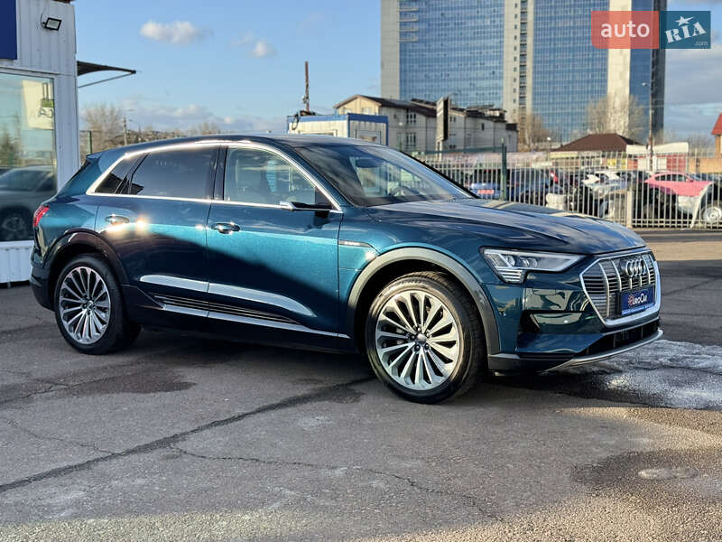Внедорожник / Кроссовер Audi e-tron 2019 в Киеве