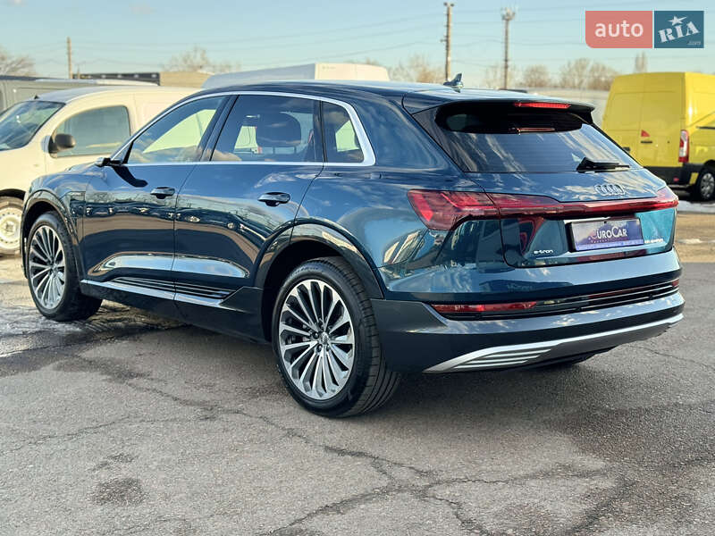 Внедорожник / Кроссовер Audi e-tron 2019 в Киеве