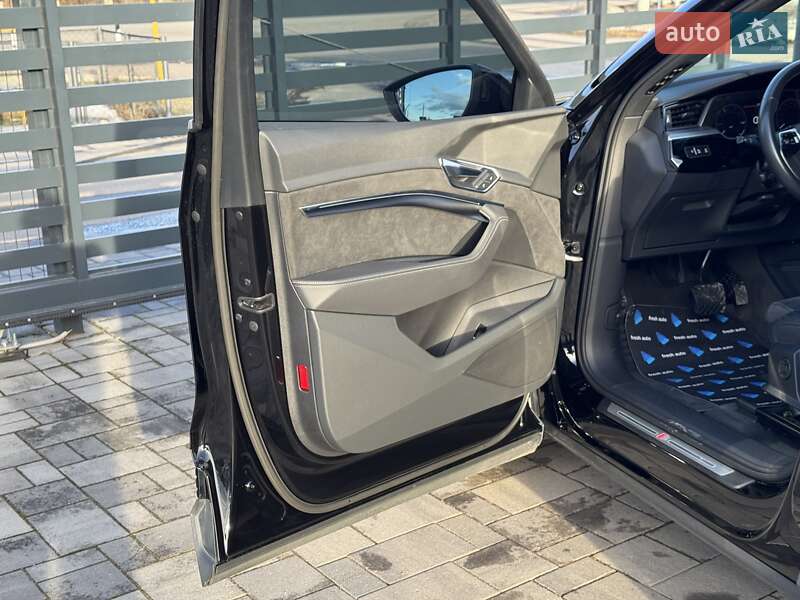 Внедорожник / Кроссовер Audi e-tron 2021 в Ровно