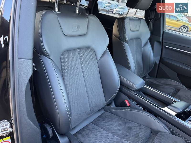 Внедорожник / Кроссовер Audi e-tron 2021 в Ровно