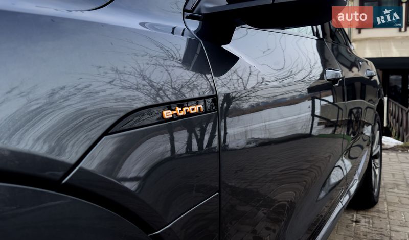 Позашляховик / Кросовер Audi e-tron 2020 в Переяславі