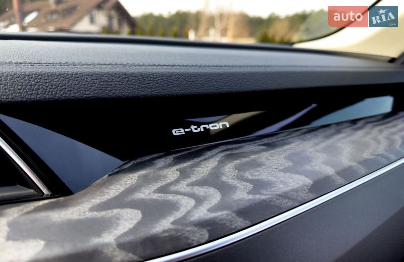 Позашляховик / Кросовер Audi e-tron 2020 в Переяславі