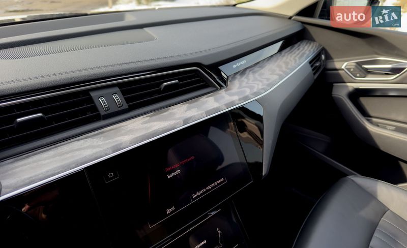 Позашляховик / Кросовер Audi e-tron 2020 в Переяславі