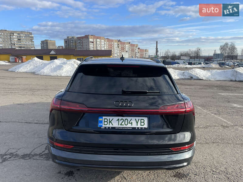 Внедорожник / Кроссовер Audi e-tron 2021 в Ровно