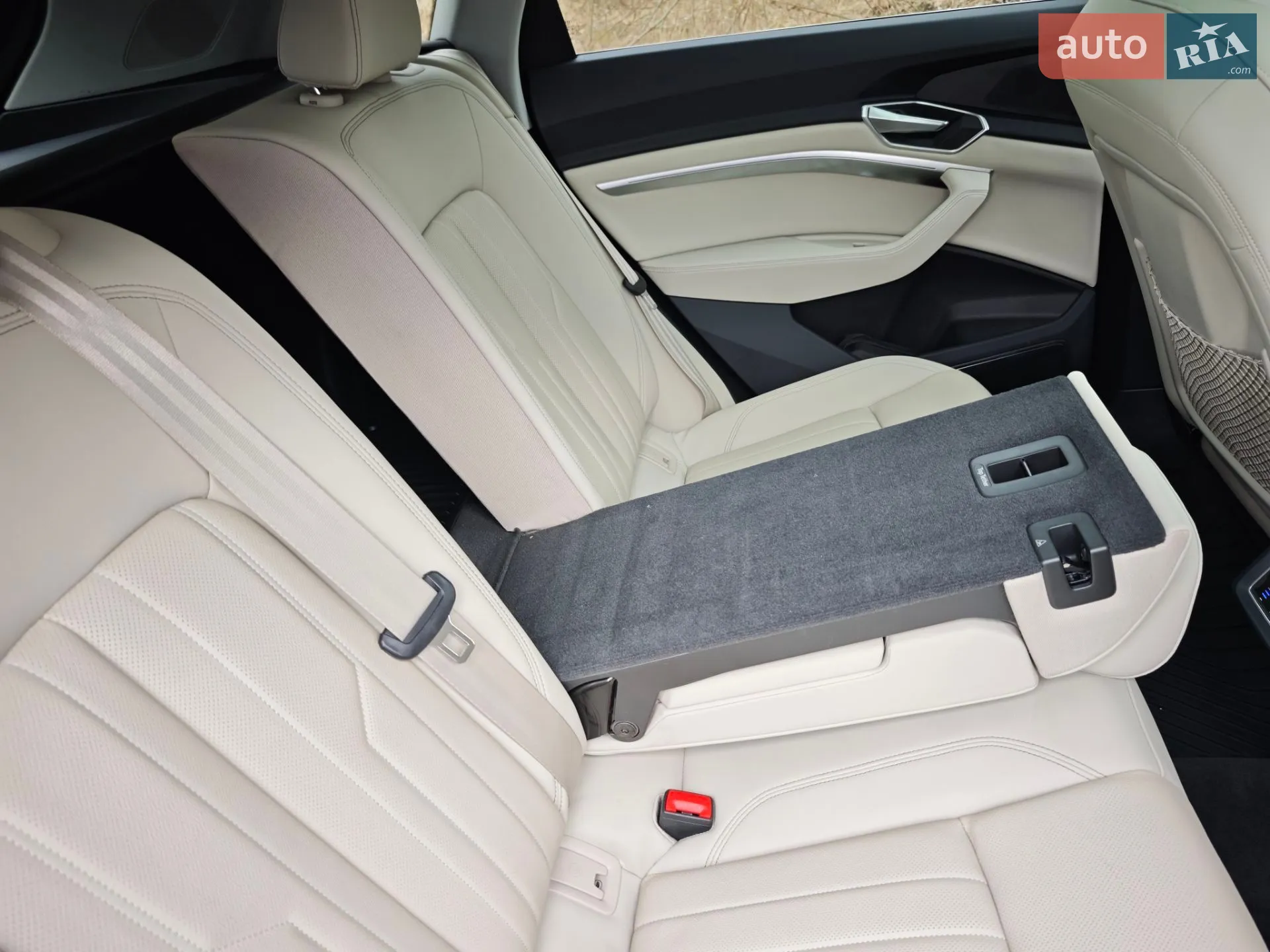 2021 Audi e-tron - мініатюра 34