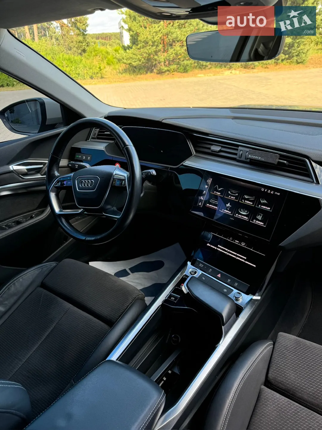 2020 Audi e-tron - мініатюра 21