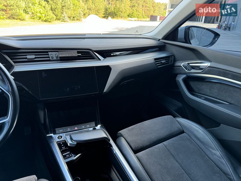 Внедорожник / Кроссовер Audi e-tron 2020 в Костополе фото 35 Внедорожник / Кроссовер Audi e-tron 2020 в Костополе