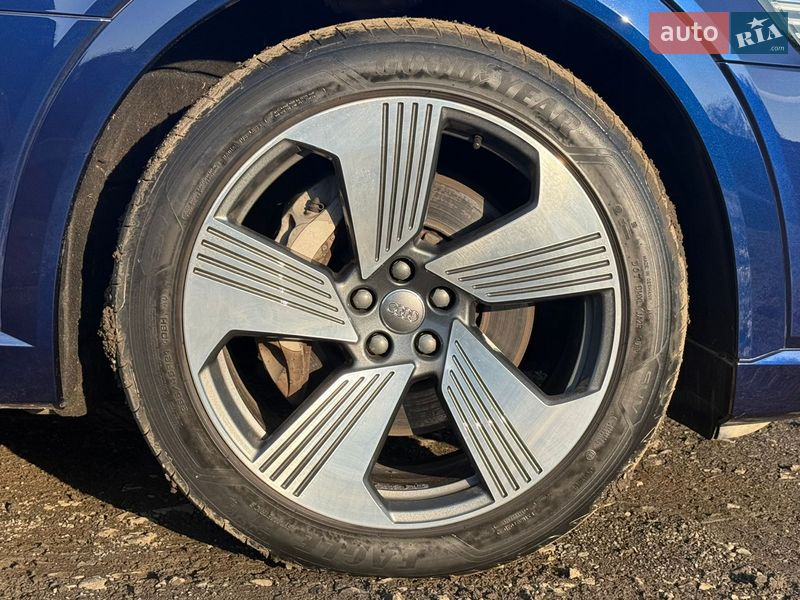 Позашляховик / Кросовер Audi e-tron 2020 в Луцьку