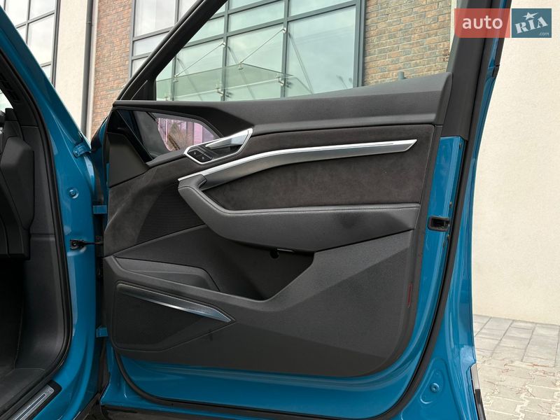 Внедорожник / Кроссовер Audi e-tron 2019 в Тернополе