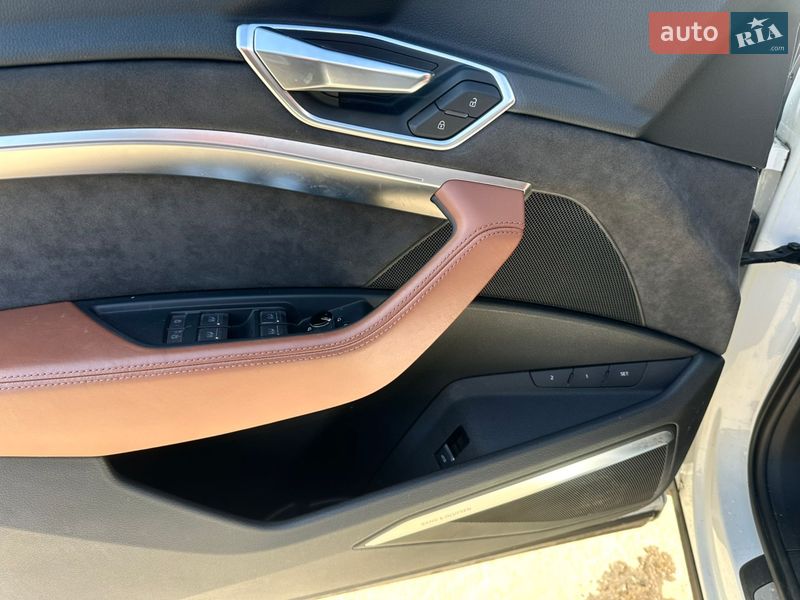 Внедорожник / Кроссовер Audi e-tron 2019 в Львове