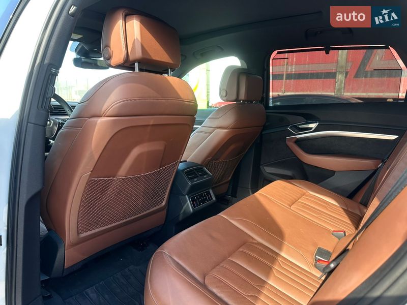 Внедорожник / Кроссовер Audi e-tron 2019 в Львове