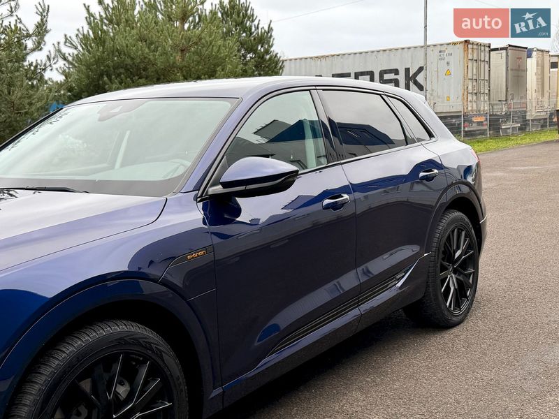Внедорожник / Кроссовер Audi e-tron 2022 в Киеве