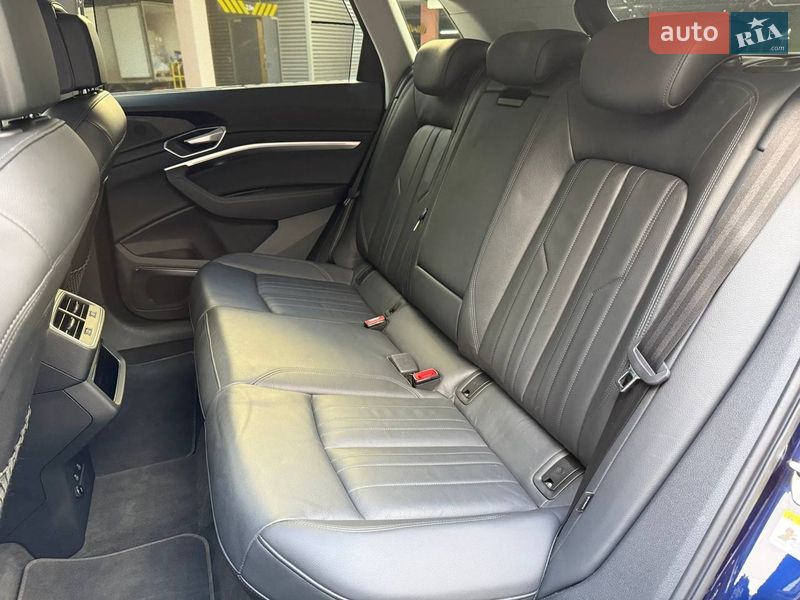 Внедорожник / Кроссовер Audi e-tron 2021 в Киеве