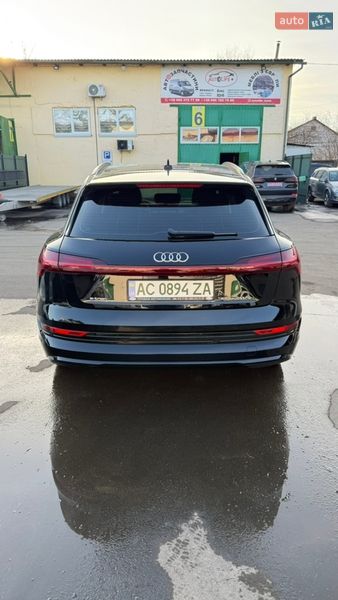 Позашляховик / Кросовер Audi e-tron 2022 в Луцьку