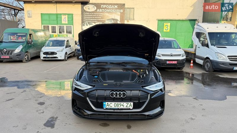 Позашляховик / Кросовер Audi e-tron 2022 в Луцьку