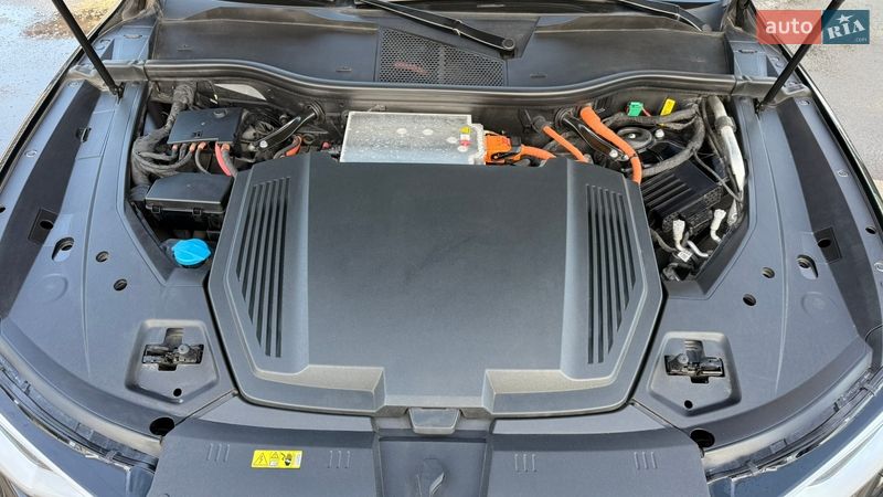 Позашляховик / Кросовер Audi e-tron 2022 в Луцьку