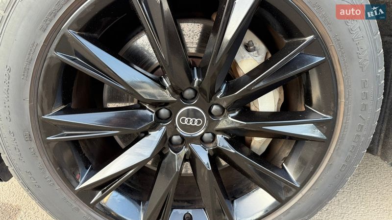 Позашляховик / Кросовер Audi e-tron 2022 в Луцьку