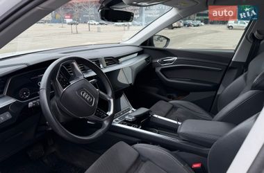 Позашляховик / Кросовер Audi e-tron 2022 в Києві