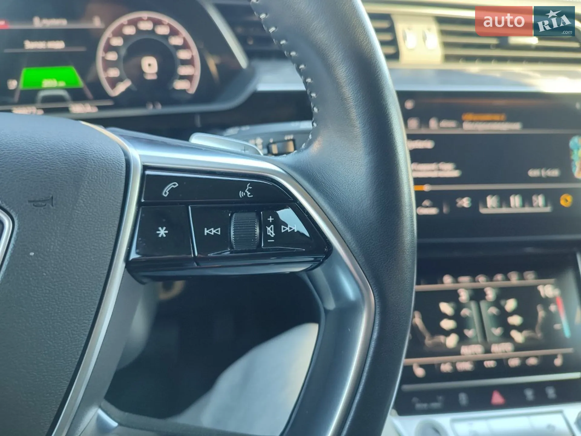 2020 Audi e-tron - мініатюра 21