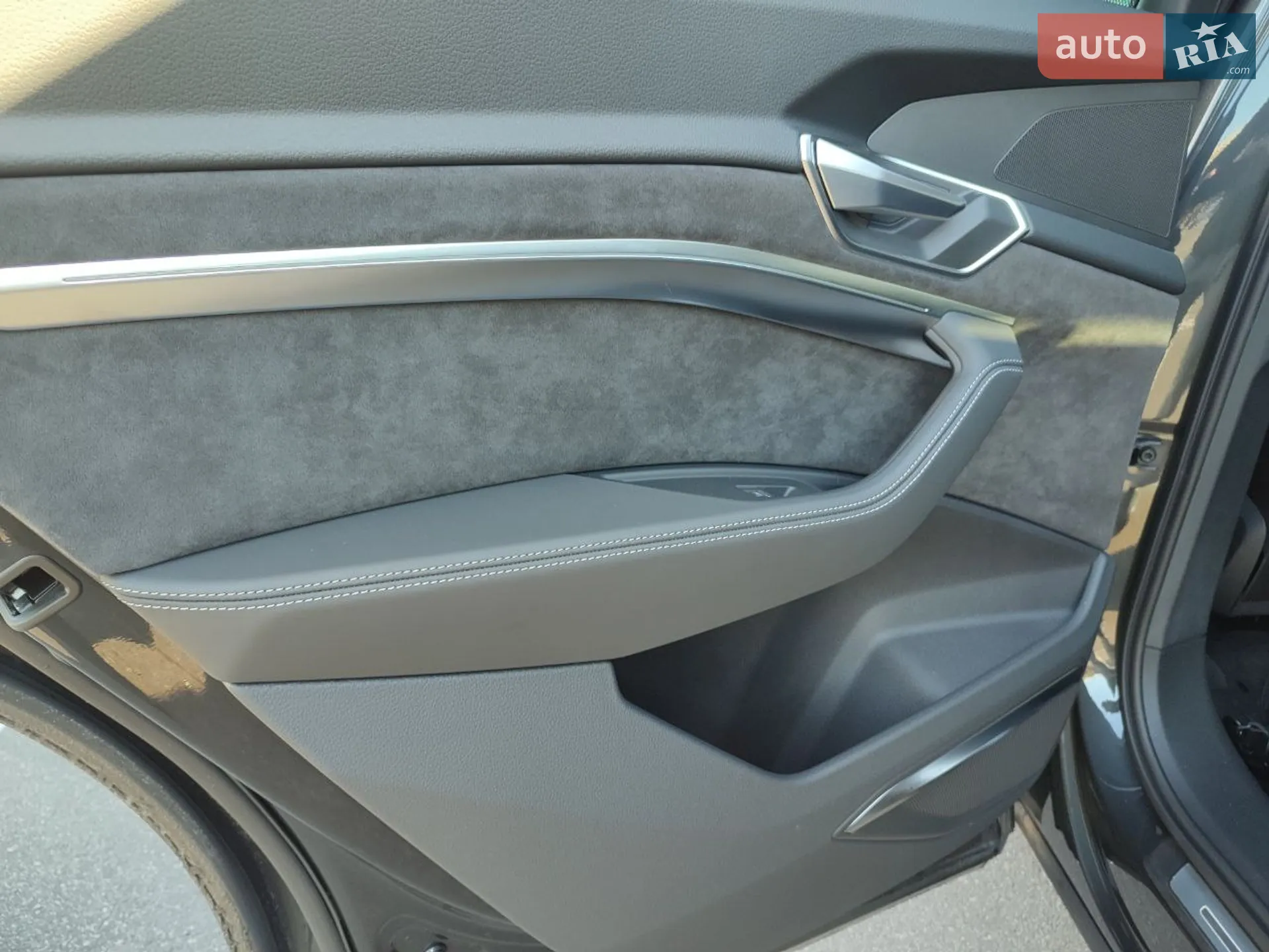 2020 Audi e-tron - мініатюра 24