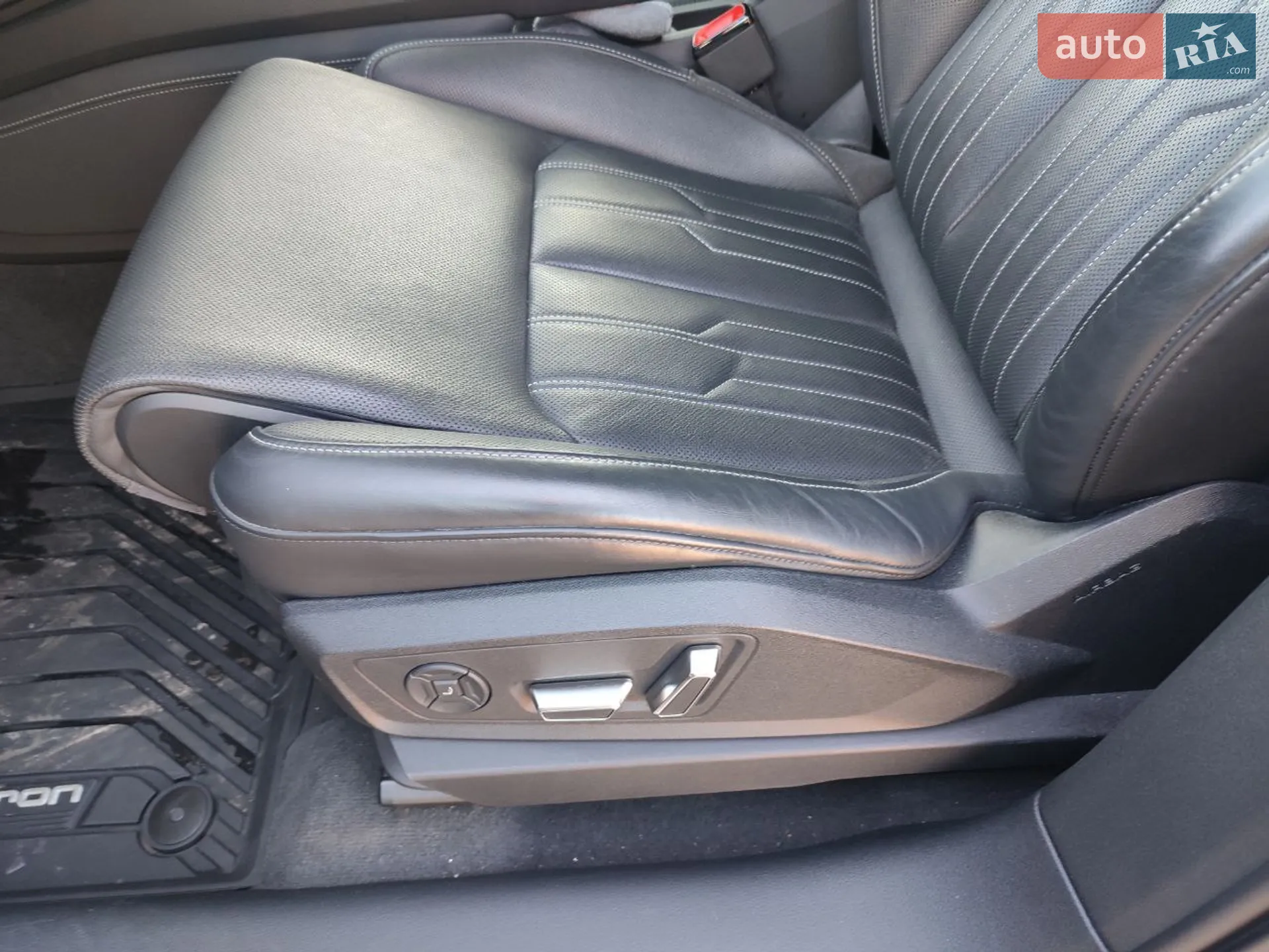2020 Audi e-tron - мініатюра 50