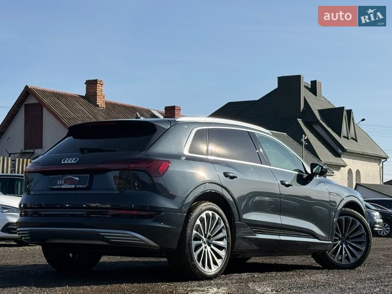 Позашляховик / Кросовер Audi e-tron 2022 в Луцьку