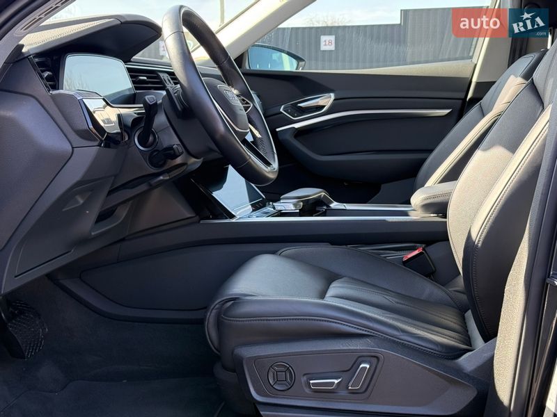 Позашляховик / Кросовер Audi e-tron 2022 в Луцьку