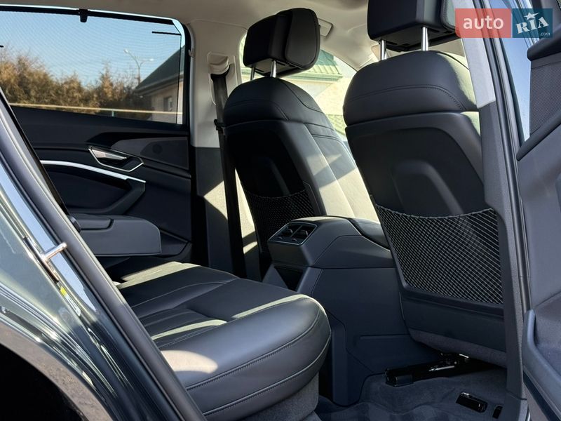 Позашляховик / Кросовер Audi e-tron 2022 в Луцьку
