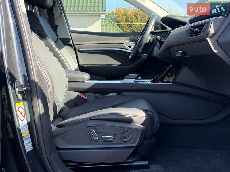 Позашляховик / Кросовер Audi e-tron 2022 в Луцьку