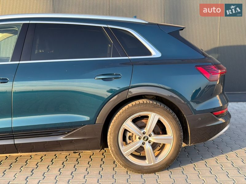 Позашляховик / Кросовер Audi e-tron 2021 в Львові